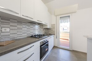 Fridge, oven, stovetop, toaster