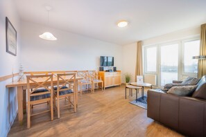 Tv, dvd-spelare och en stereo