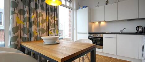 Réfrigérateur, four, plaque de cuisson, lave-vaisselle