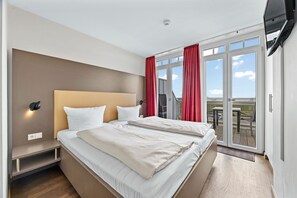 2 bedrooms, iron/ironing board, WiFi