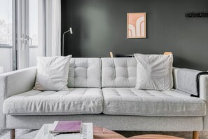 TV, stereo - Ideal Donaustadt 1BR w/ Balcony, near Donaupark & Metro U1, by Blueground (Vienna)