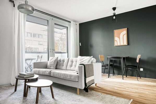 Fernseher, Stereoanlage