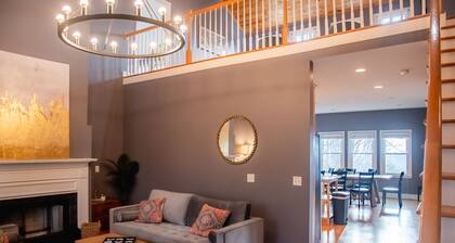 Mountain-View Retreat • 6BR • Game Room & Fire Pit • Close to wineries and hikes