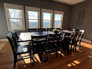 Dining - Mountain-View Retreat • 6BR • Game Room & Fire Pit • Close to wineries and hikes (Dahlonega)