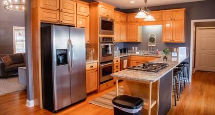 Incredible views, 6BR, game room, fire pit, bunk room, great location!!