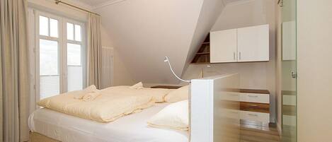 2 bedrooms, in-room safe, WiFi