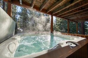 Baignoire à remous extérieure