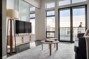 Fernseher, Stereoanlage