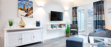 Fernseher, DVD-Player, Stereoanlage