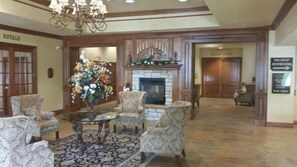 Interior - 1 Dog Ok~ Pools/Hot Tub~Bar-2 Kings~Modern Decor (Branson)