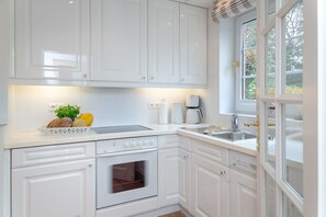 Refrigerador, horno, parrilla de estufa y lavavajillas 