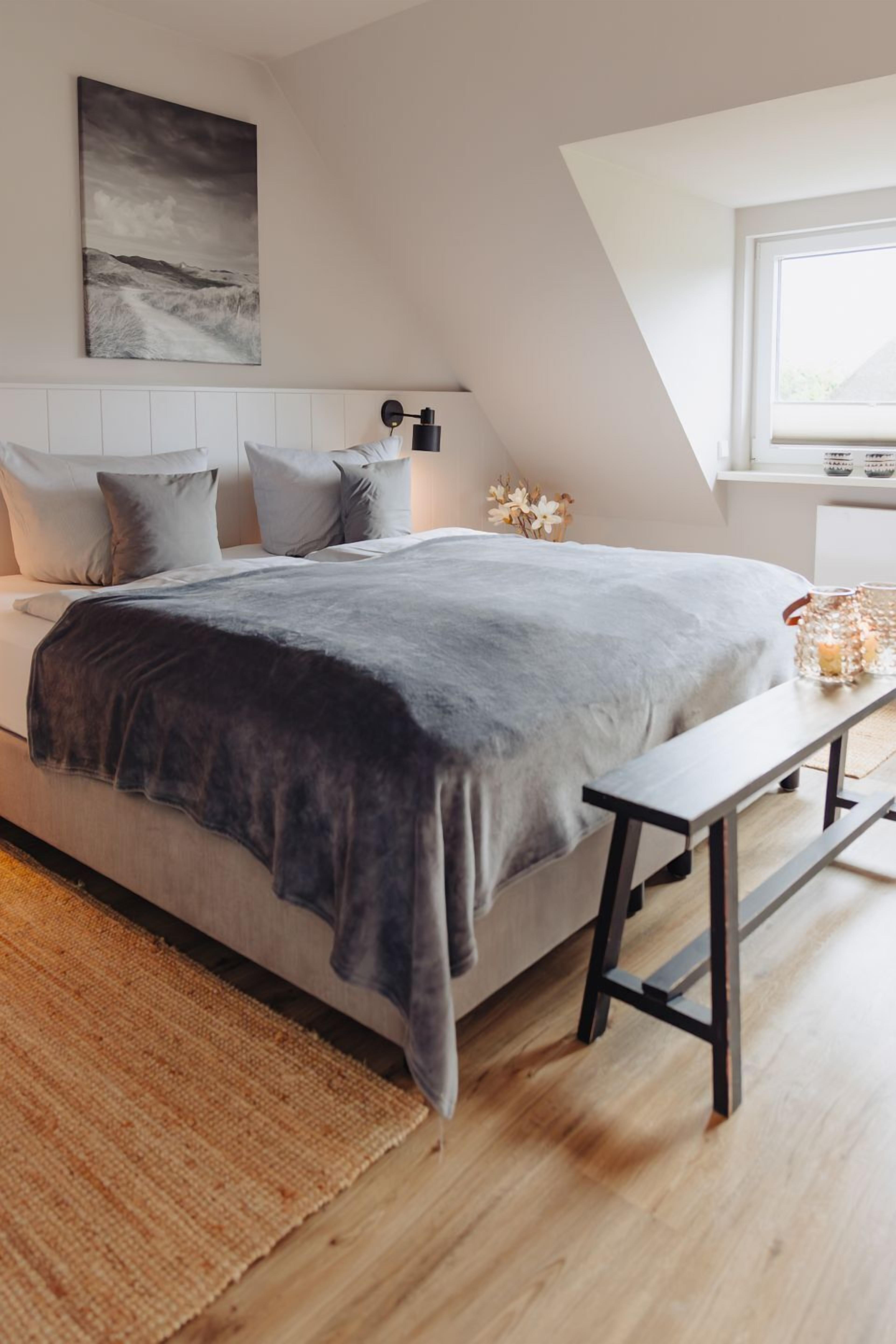 3 slaapkamers, een kluis op de kamer, een bureau