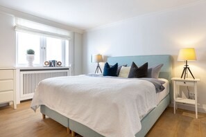 4 Schlafzimmer, Schreibtisch, Bügeleisen/Bügelbrett, WLAN