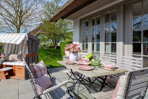 Unclassified image, 5 of 29, button