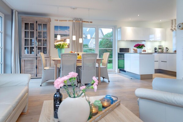 Unclassified image, 1 of 35, button