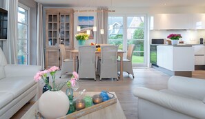 Unclassified image, 5 of 35, button