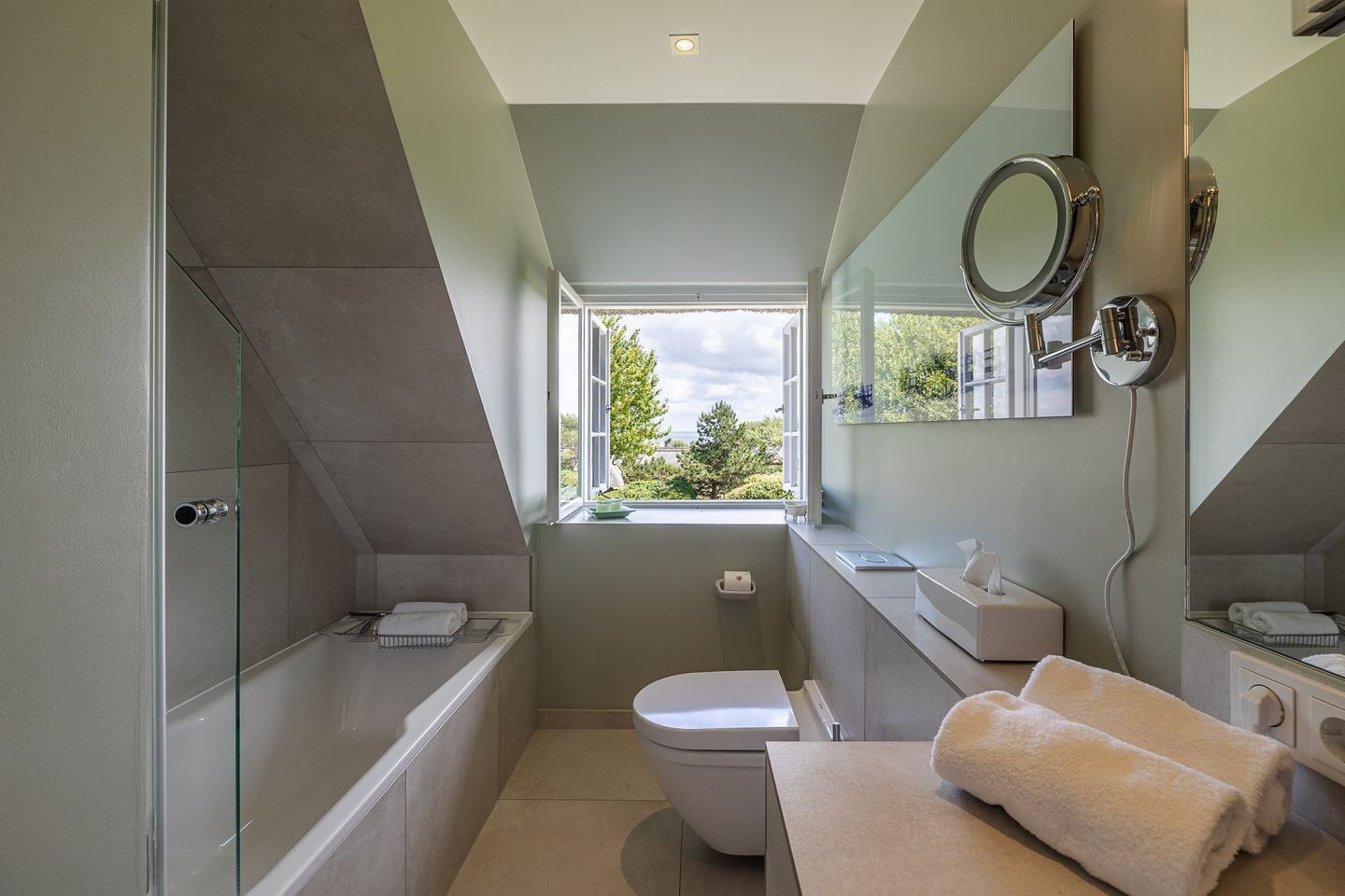 Shower, free toiletries, hair dryer, soap