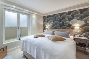 3 bedrooms, desk, iron/ironing board, WiFi