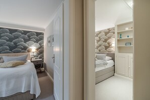 3 Schlafzimmer, Schreibtisch, Bügeleisen/Bügelbrett, WLAN