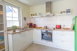 Kühlschrank, Ofen, Herdplatte, Geschirrspüler