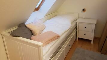 2 bedrooms, free WiFi, bed sheets