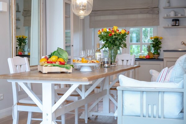 Unclassified image, 1 of 29, button