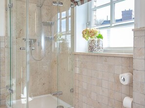 Unclassified image, 5 of 47, button