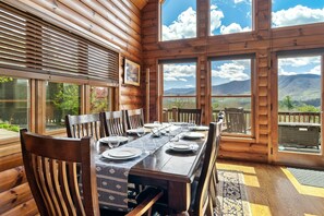 Dining - VIEWS! Spacious and relaxing cabin! VIEWS! (Townsend)