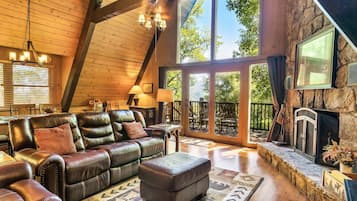 Een smart-tv, een open haard, Netflix en tafelvoetbal