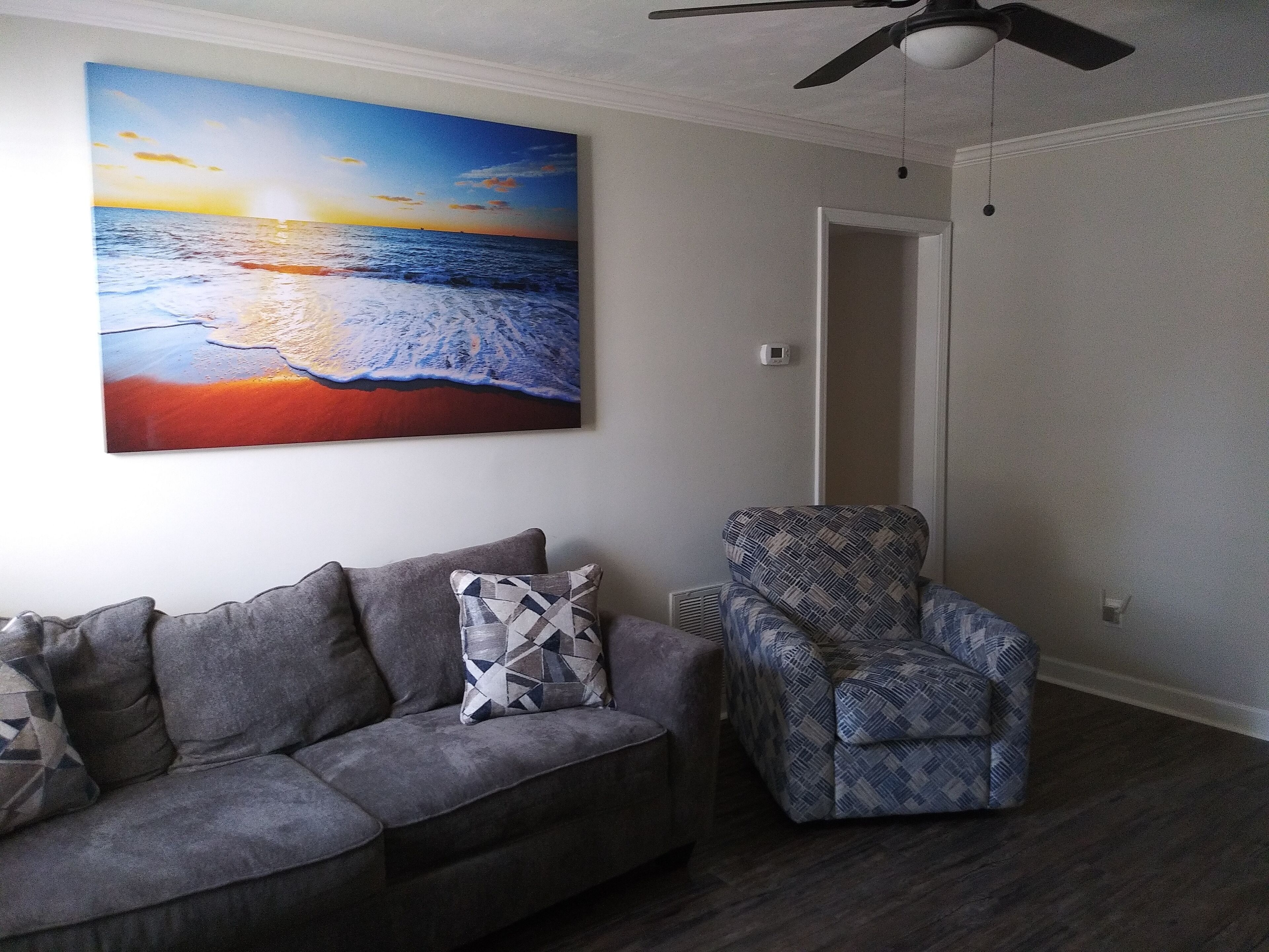 Beautiful cozy house 10 minute drive to Pensacola beach and close to down town