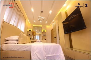 3 bedrooms, desk, WiFi