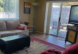 Smart TV - Sunland Cottage in 55+ Golf Community (Mesa)