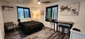 1 habitación, tabla de planchar con plancha, wifi gratis y ropa de cama