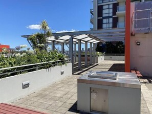 Terrace/patio - Spacious 1 bdm apt w/ pool, gym & internal parking (Ultimo)