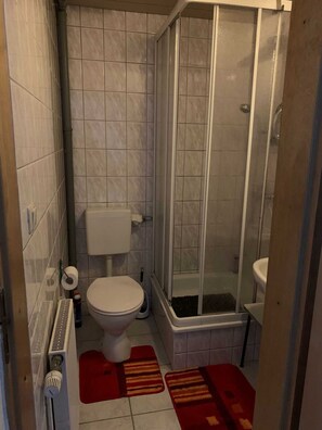 Douche, sèche-cheveux