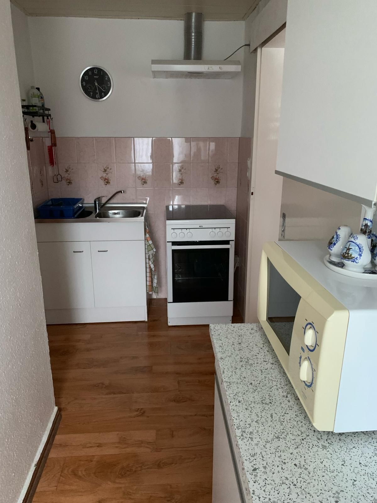 冰箱、微波炉、烤箱