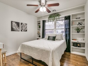 3 habitaciones, camas con efecto memoria y escritorio 