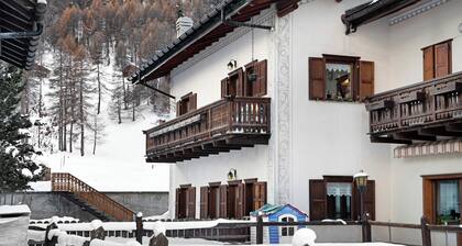 Apartment 'Baita Franz Mansarda 1' with Mountain View, Garden and Wi-Fi