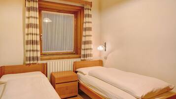 2 bedrooms, free WiFi, bed sheets
