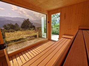 Interior - New Accommodation "Videre Lodge Double Room" with Mountain View, Wi-Fi & Terrace (Gargazon)