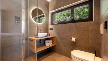 Dusche, Haartrockner, Handtücher