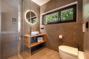 Bruser, hårtørrer, håndklæder