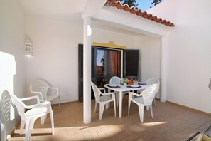 Outdoor dining - Villa "Filipa" with Pool, Wi-Fi, Garden & Terrace (Guia)