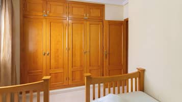 2 Schlafzimmer, Bügeleisen/Bügelbrett, kostenloses WLAN, Bettwäsche