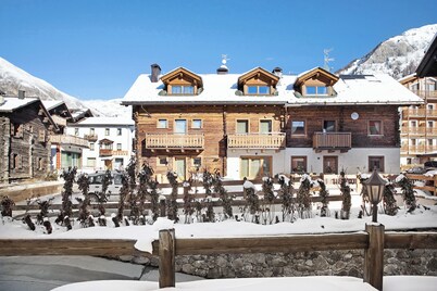 Apartment Rasia Residence Relax Mountain with Mountain View, Wi-Fi & Garden