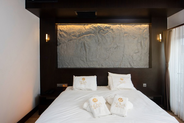 Suite estudio de lujo | Ropa de cama de alta calidad, minibar, sistema de insonorización