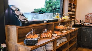 تقديم الإفطار