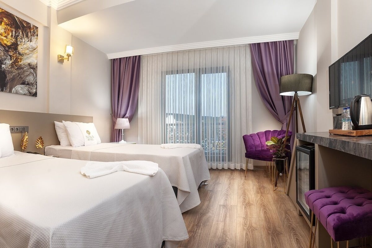 Deluxe Twin Room | Premium bedding, minibar, soundproofing, iron/ironing board