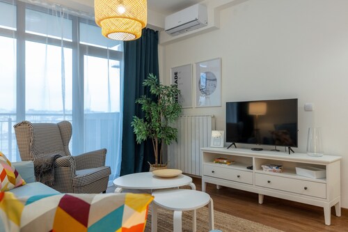 Smart Luxury 1-bedroom Condo On The Belgrade Waterfront