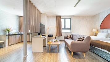 Family Room, Bathtub, City View | City view